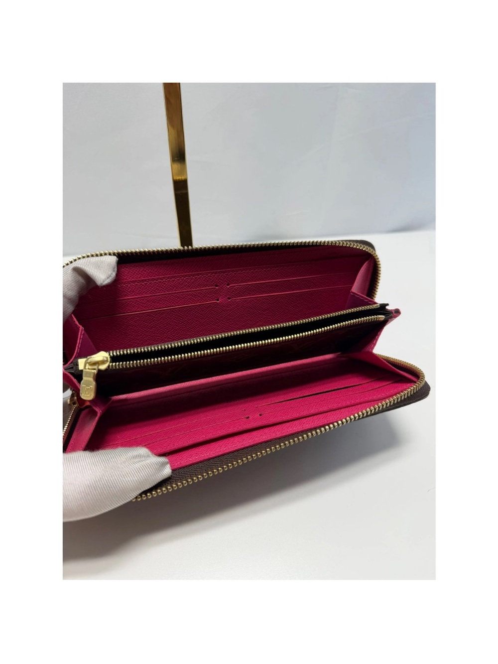 Louis Vuitton Brown Monogram Clemence Zip Wallet with Fuschia interior. - Picture 5 of 7